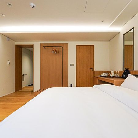Hotel Ground27 Пусан Экстерьер фото