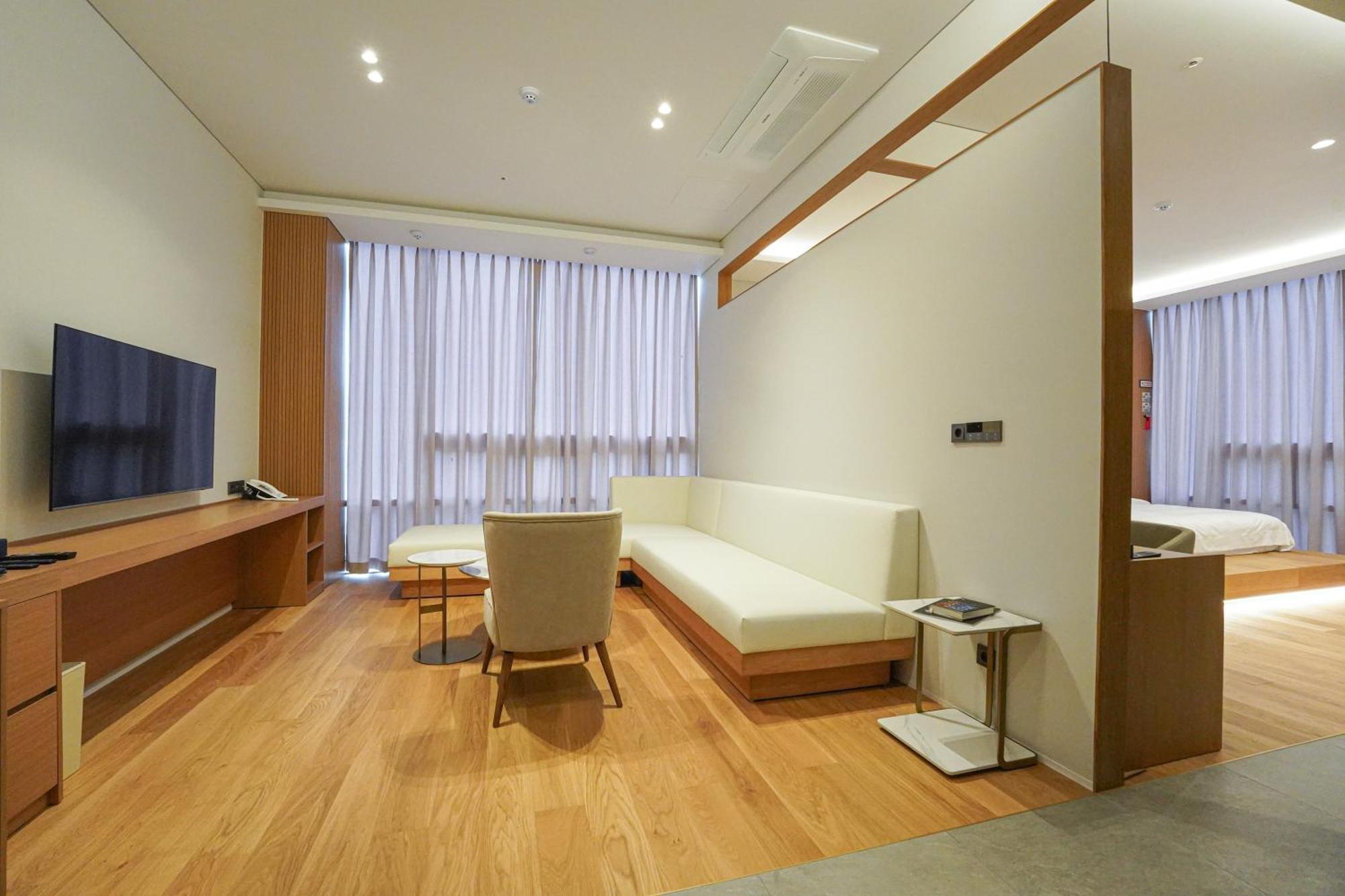 Hotel Ground27 Пусан Экстерьер фото